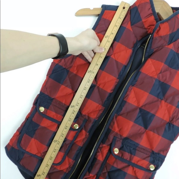 Women’s J Crew buffalo plaid Check Puffer Vest - Picture 4 of 5